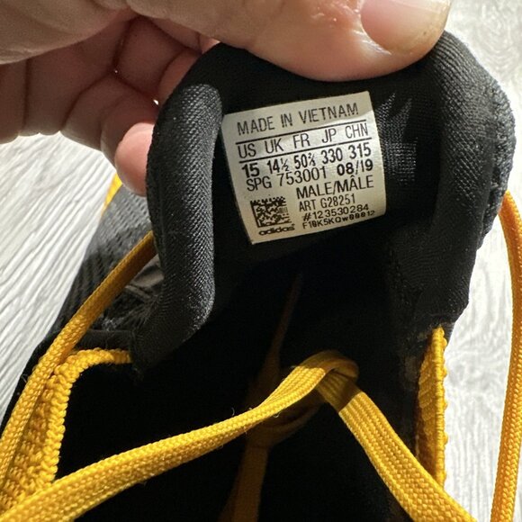 Athletic_Shoes